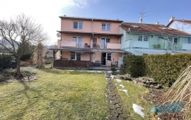 Prostorný cihlový byt 4+kk se zahradou, Nový Malín