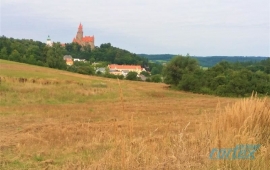 Rozsáhlý pozemek v malebné obci Bouzov