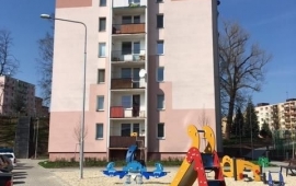 Panelový byt 1+kk s lodžií v centru